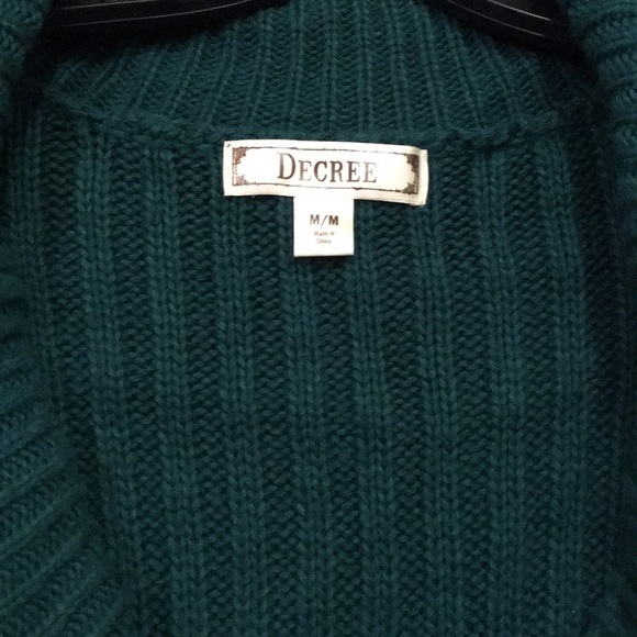 Decree Short Sleeve Sweater - Picture 4 of 5